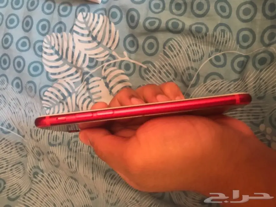 iPhone 7 أحمر 256GB - كالجديد! (image 2)