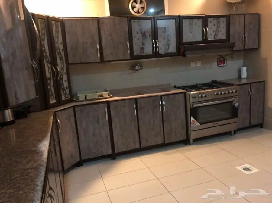 مطبخ نظيف مستخدم سنه فقط