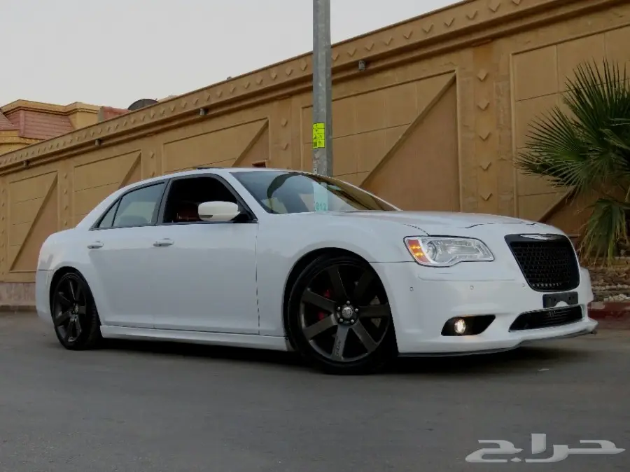 كرايزلر SRT8 سعودي 2012  (image 2)