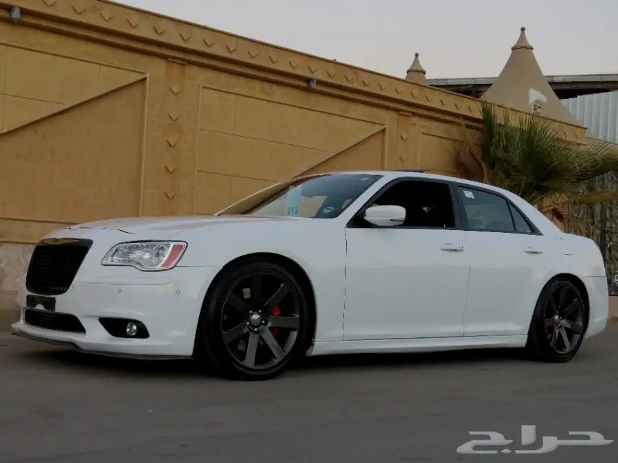 كرايزلر SRT8 سعودي 2012  (image 9)