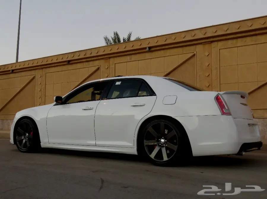 كرايزلر SRT8 سعودي 2012  (image 14)