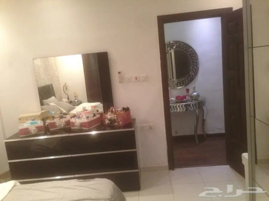 غرفة نوم ومكيفات ومطبخ امريكي نظيفة جدا البيع (image 6)