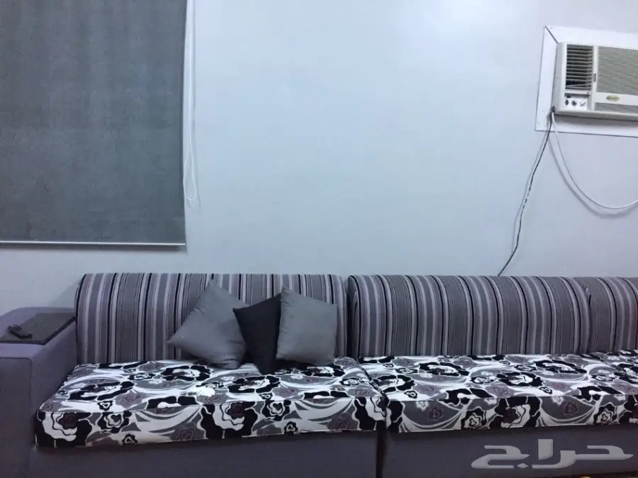 كنب متصل  نظيف للبيع بكامل ملحقاته (image 2)