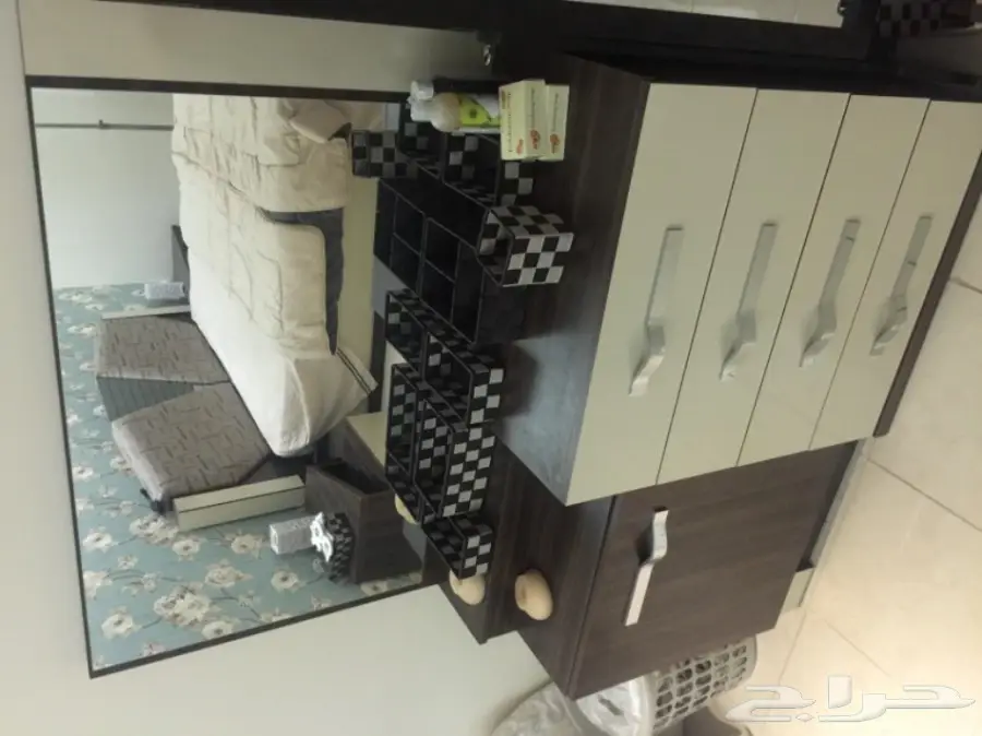 للبيع غرفة نوم نظيفة جدا مودرن استخدام بسيط (image 2)