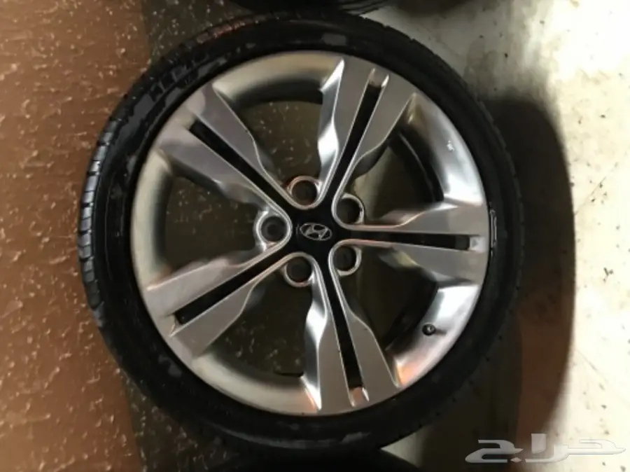 طقم جنوط فوليستر مع الكفرات للبيع (image 2)