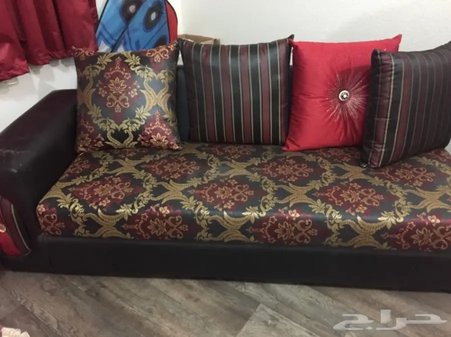 كنب للبيع مستعجل 