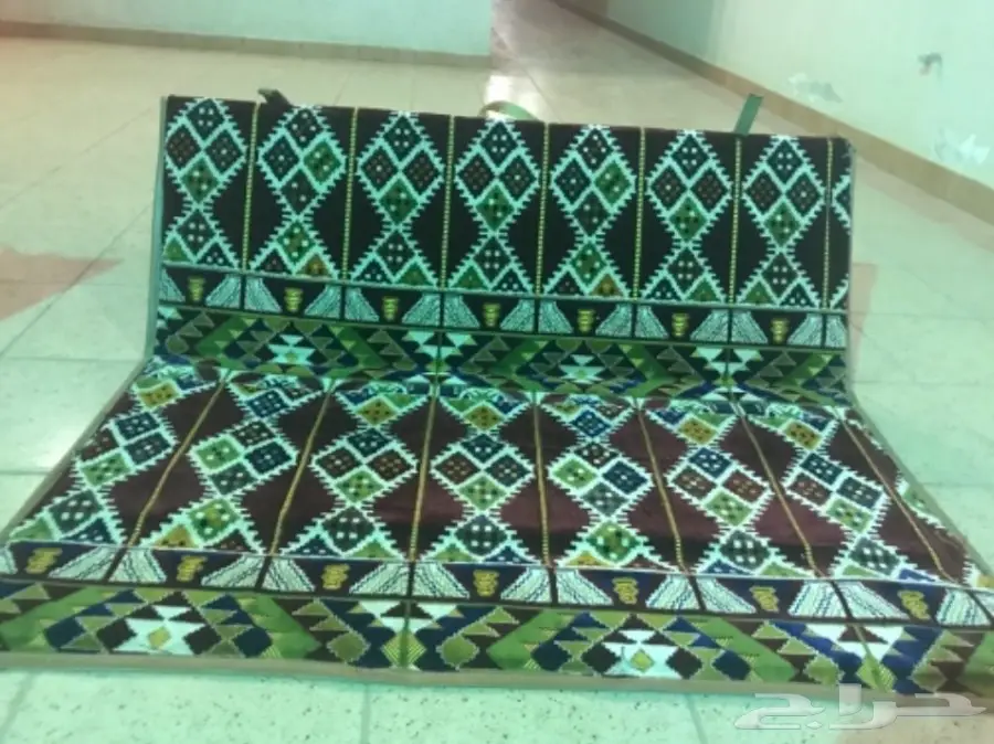 للبيع كراسي بر ورواقات (image 1)