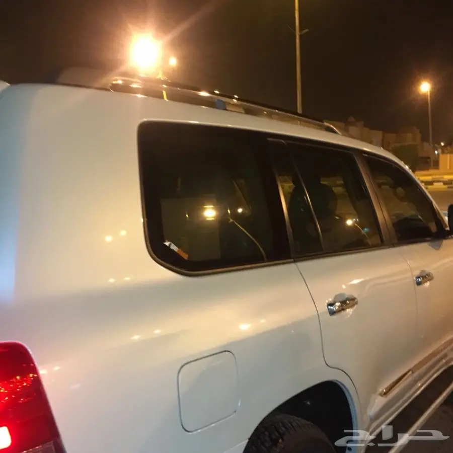 جيب لاندكروزر GXR 2016 8v (image 2)