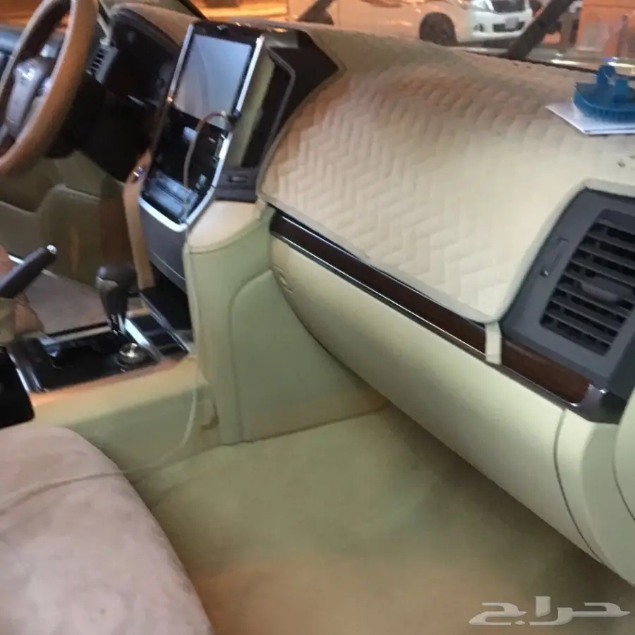 جيب لاندكروزر GXR 2016 8v (image 10)