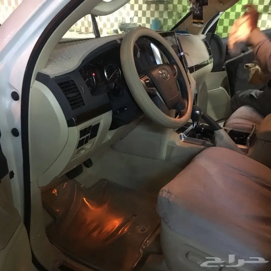 جيب لاندكروزر GXR 2016 8v (image 13)