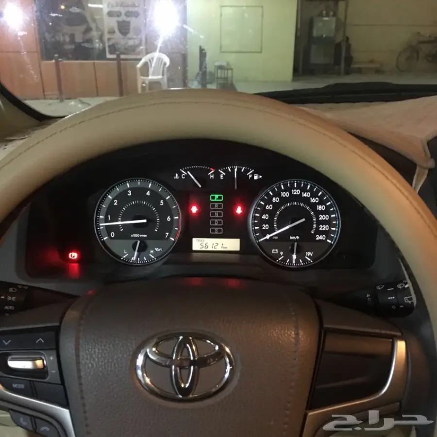 جيب لاندكروزر GXR 2016 8v (image 16)