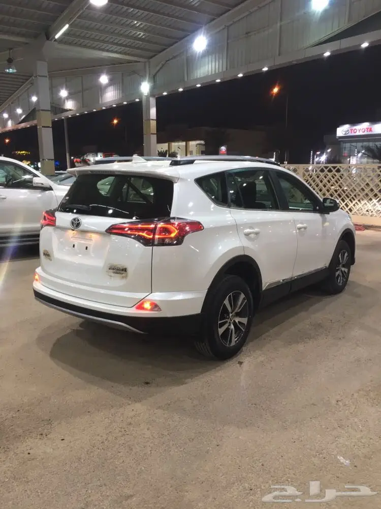 تويوتا راف فور موديل 2017 فل وسياحي (image 12)