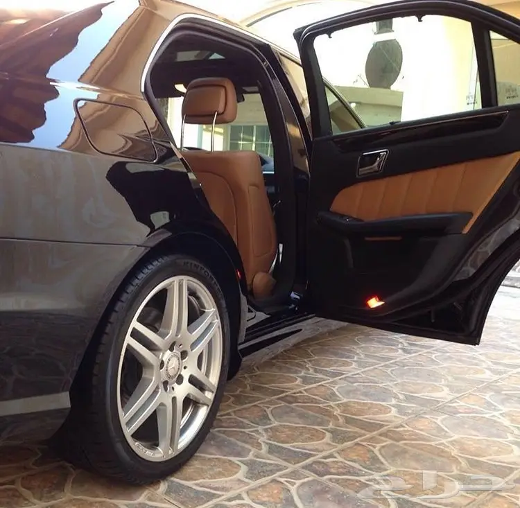 E 300 2012 (image 1)