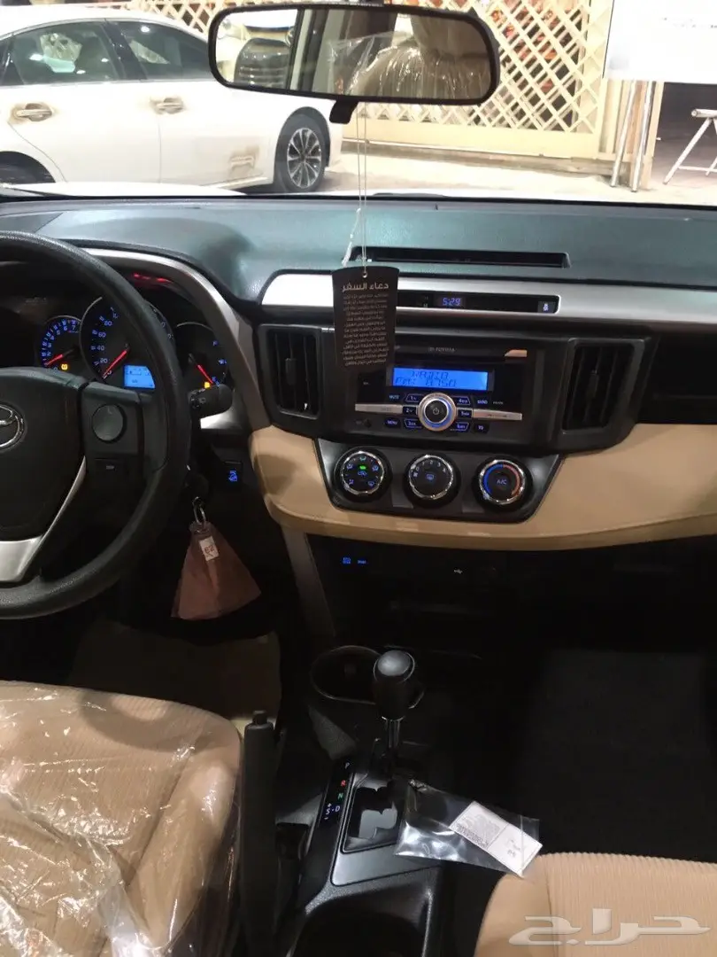 تويوتا راف فور موديل 2017 فل وسياحي (image 3)