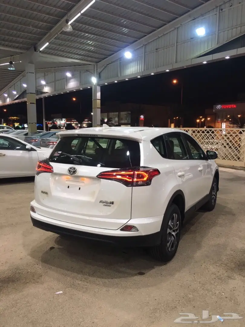تويوتا راف فور موديل 2017 فل وسياحي (image 6)