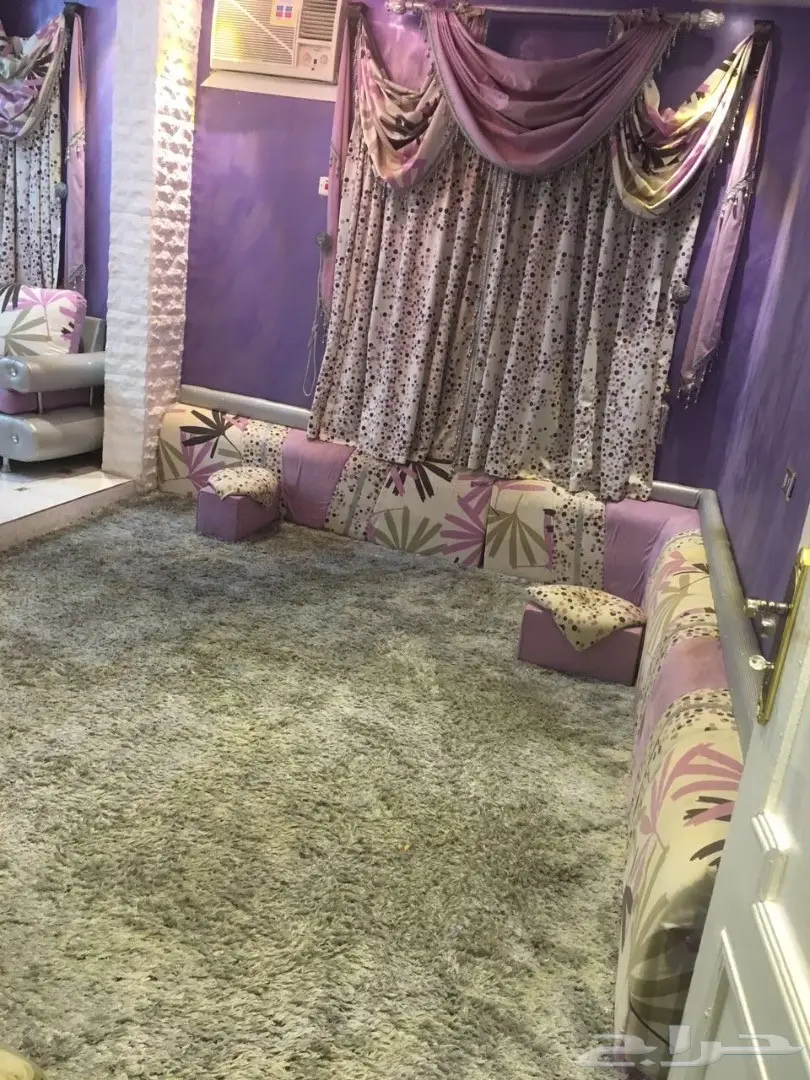 كنب فاخر مع مساند ظهر - فرصة لن تفوتك! (image 1)