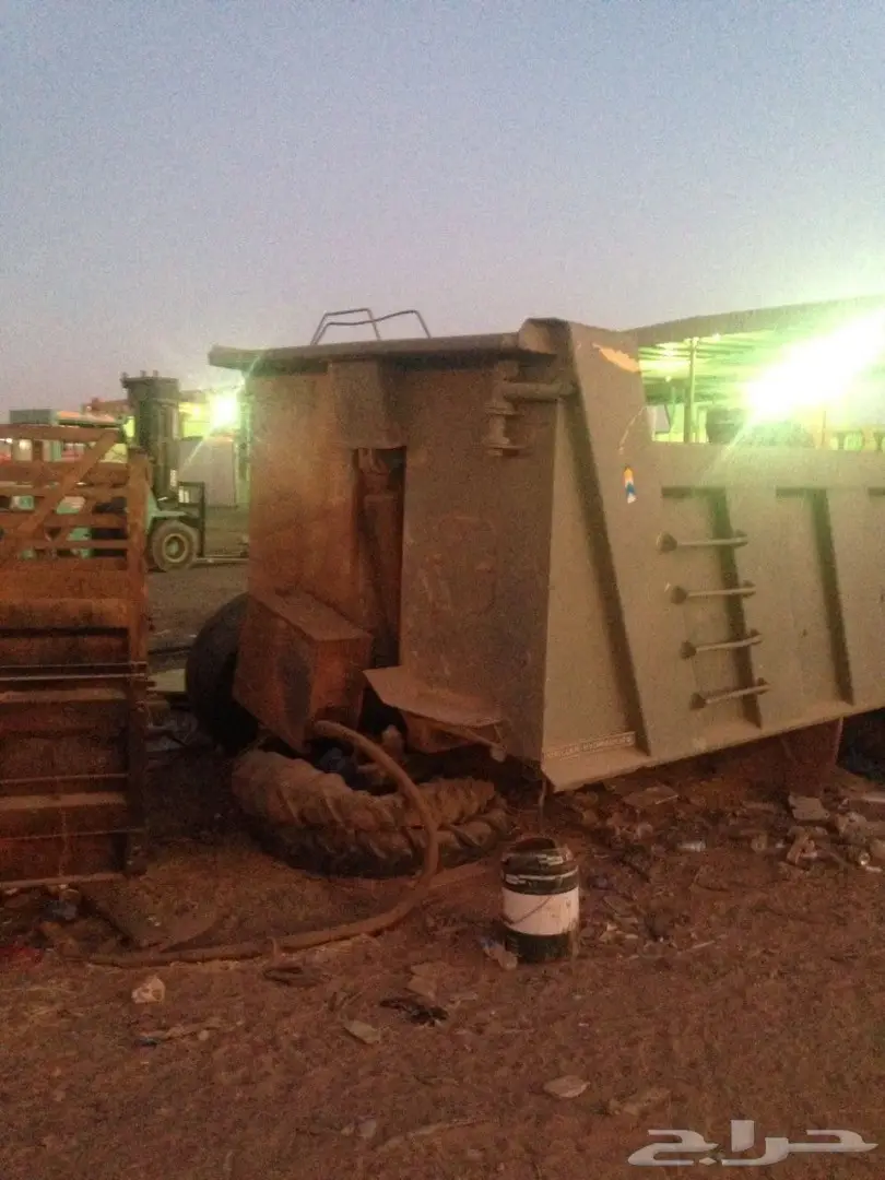 صندوق قلاب سكس للبيع.  لاعلى سوم  (image 1)