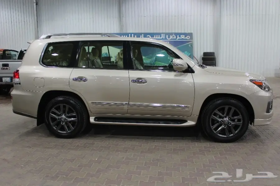 لكزس ال اكس 570 موديل 2015 سعودي (image 4)