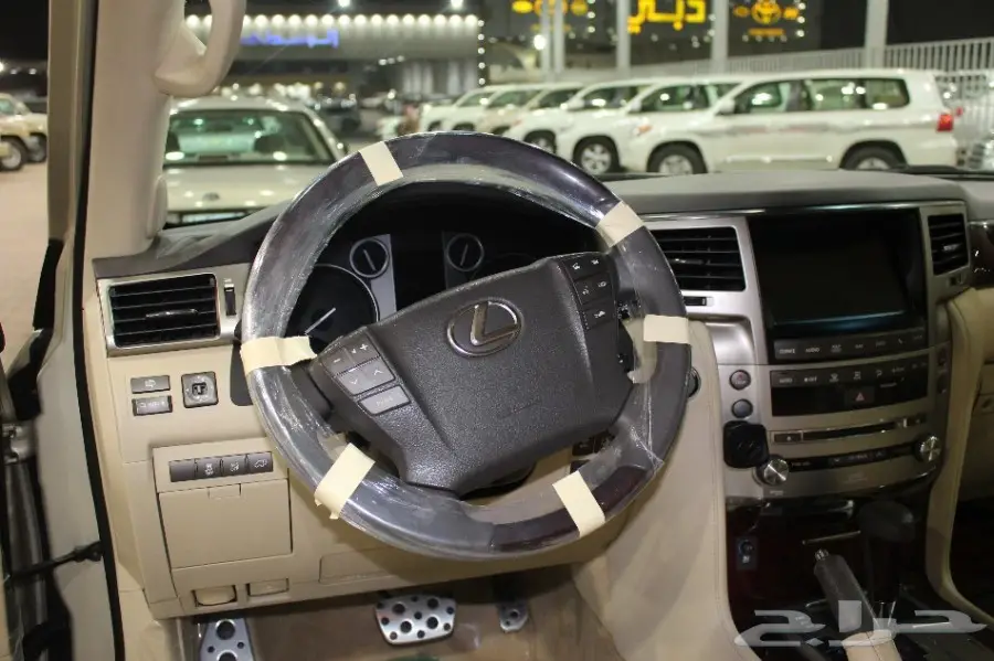 لكزس ال اكس 570 موديل 2015 سعودي (image 8)