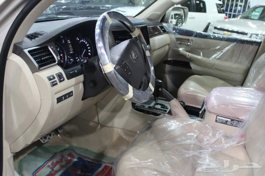 لكزس ال اكس 570 موديل 2015 سعودي (image 9)