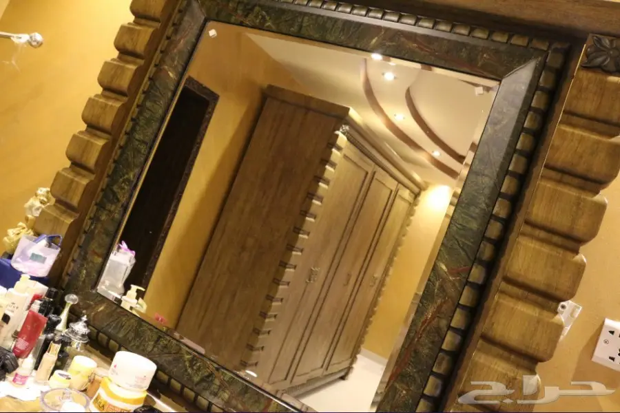 غرفة نوم فاخرة للبيع - بجميع الملحقات! (image 9)