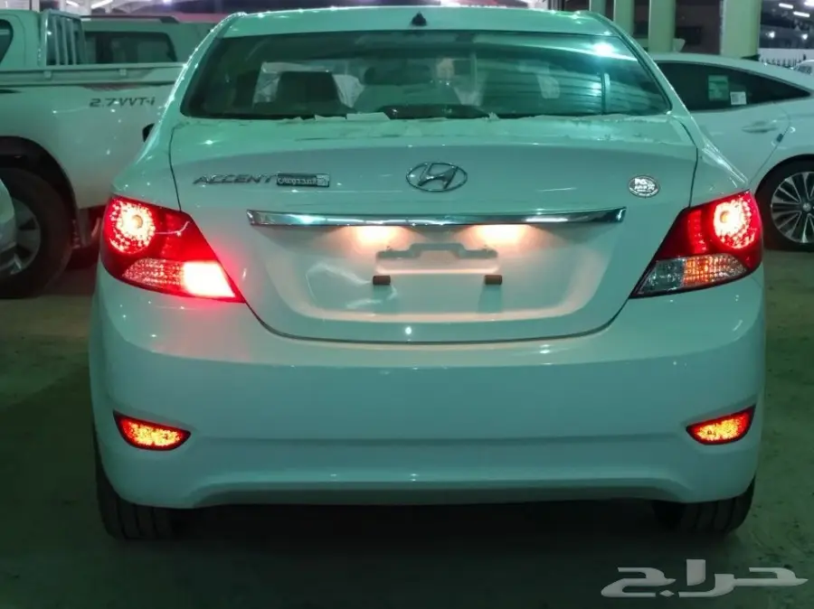 هونداي ايكسنت فئة كاملة - موديل 2018 (image 7)
