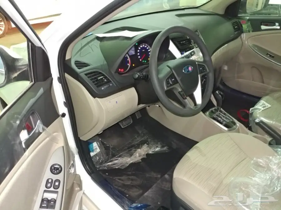 هونداي ايكسنت فئة كاملة - موديل 2018 (image 10)