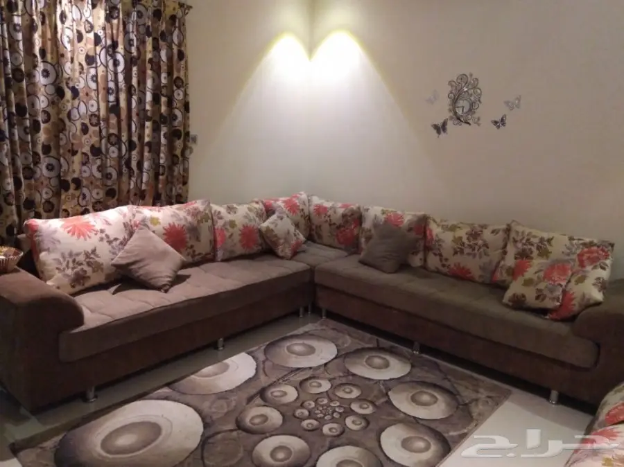 اثاث  شقه انا مجرد معلن تواصل ع رقم الجوال 