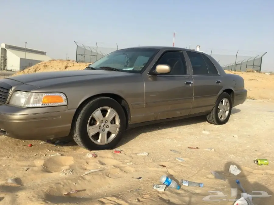 كراون فكتوريا 2006 للبيع قطع غيار او استخدام