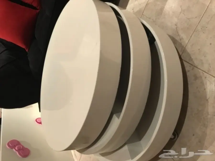 طاوله جديدة بيضاء 