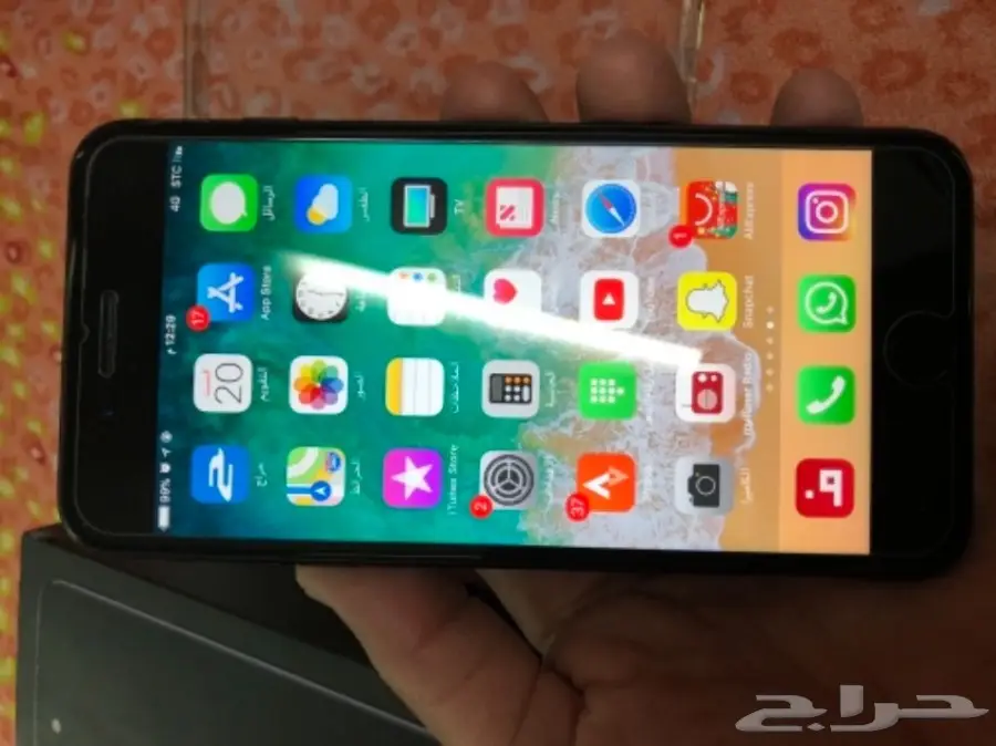 ايفون 7 بلس 128 قيقا اسود لامع  (image 2)