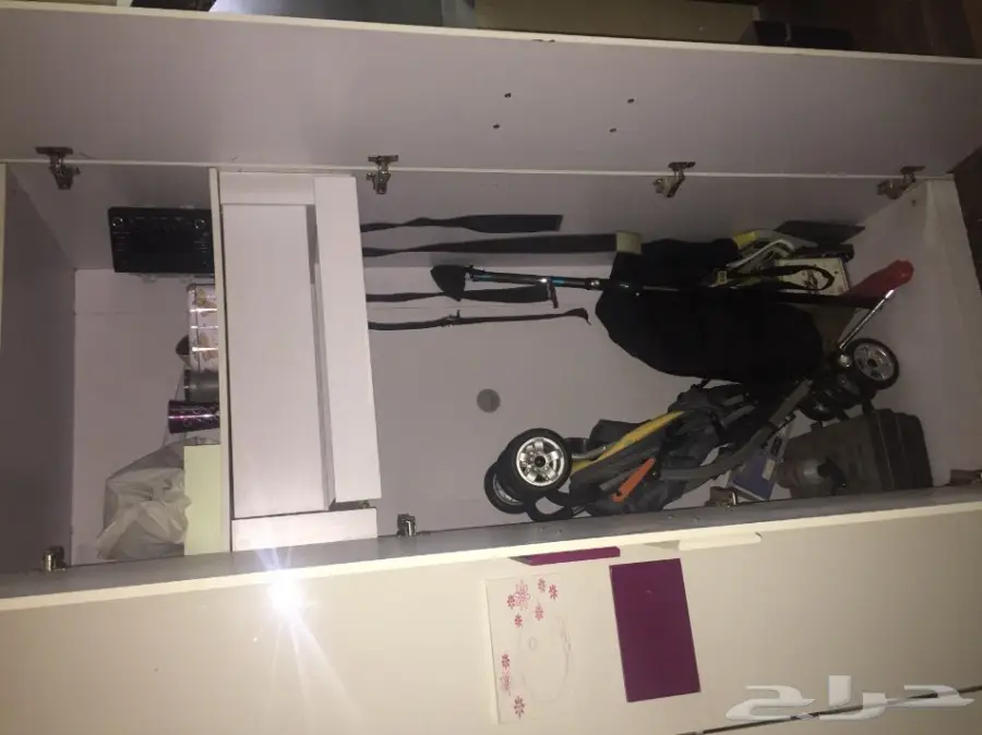 غرفة نوم وكنب ومكيف للبيع بسعر 1000 ريال