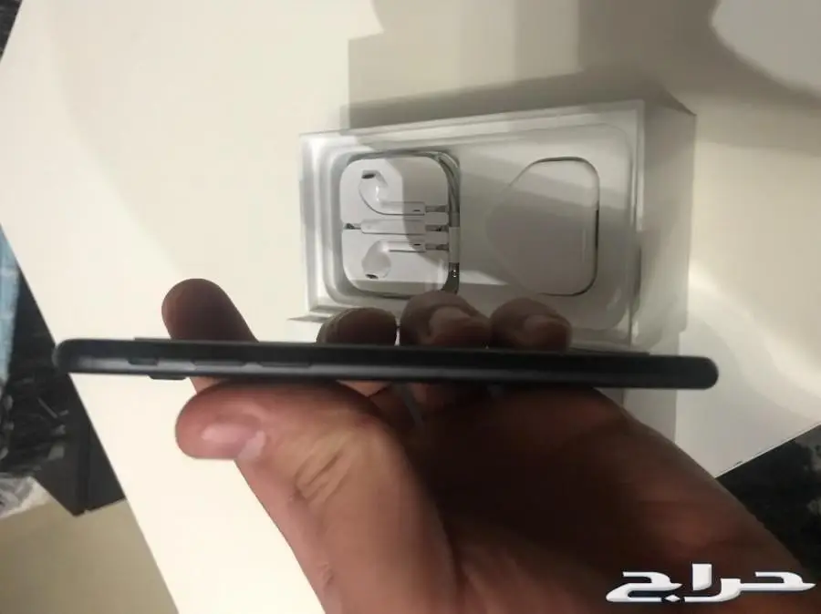 ايفون 7 128G اسود مطفي كامل الاغراض (image 5)