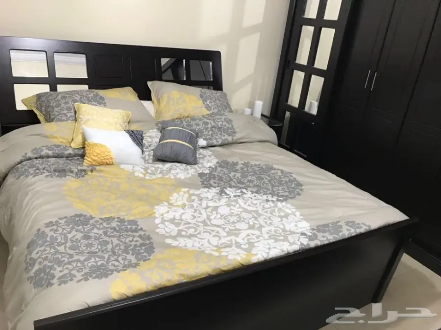 غرفه نوم كامله بالاضافه لسرير وكمودينه (image 2)