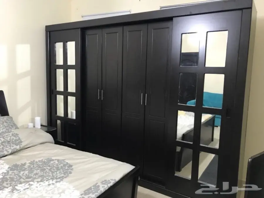 غرفه نوم كامله بالاضافه لسرير وكمودينه (image 3)