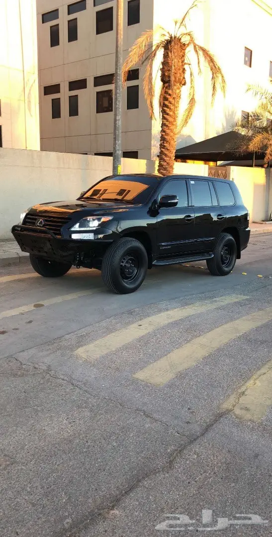 صدام جيب لكزس (image 6)