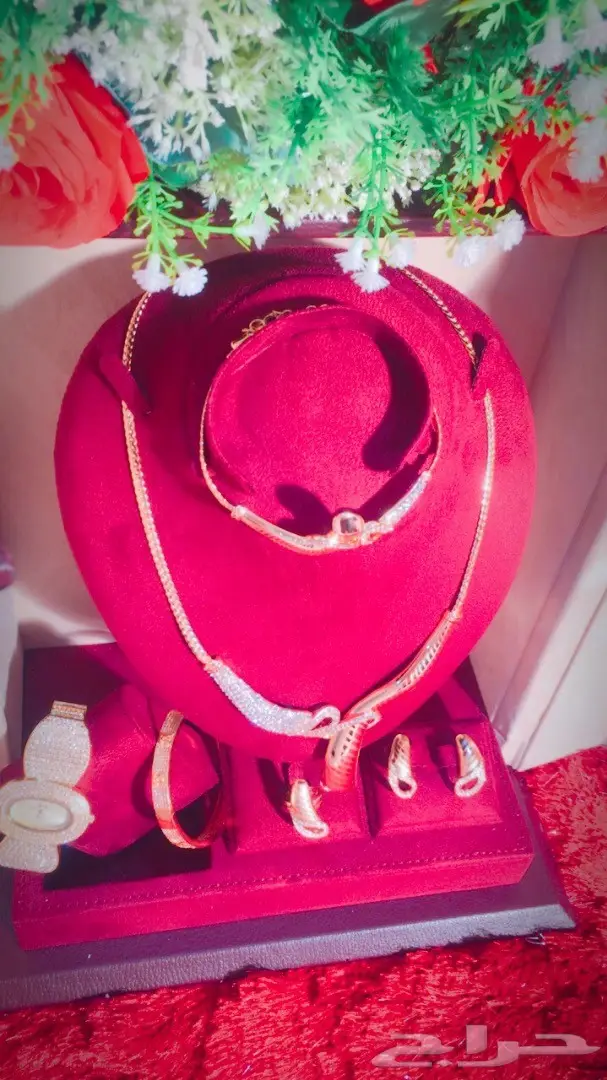 طقم هدايا نسائي فاخر - لمسة من الأناقة لكل المناسبات! (image 9)