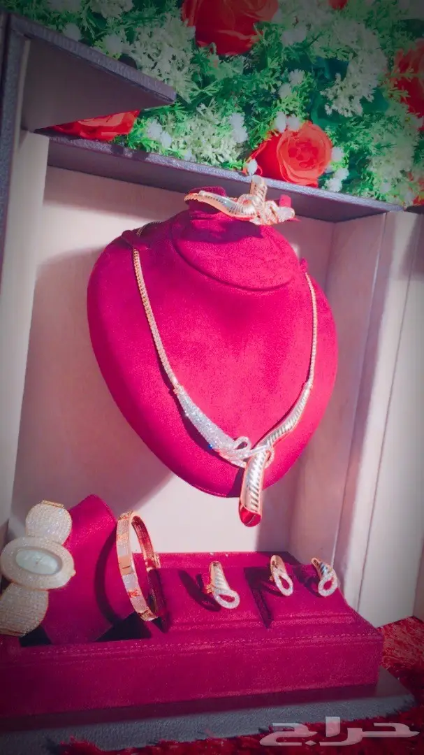 طقم هدايا نسائي فاخر - لمسة من الأناقة لكل المناسبات! (image 18)