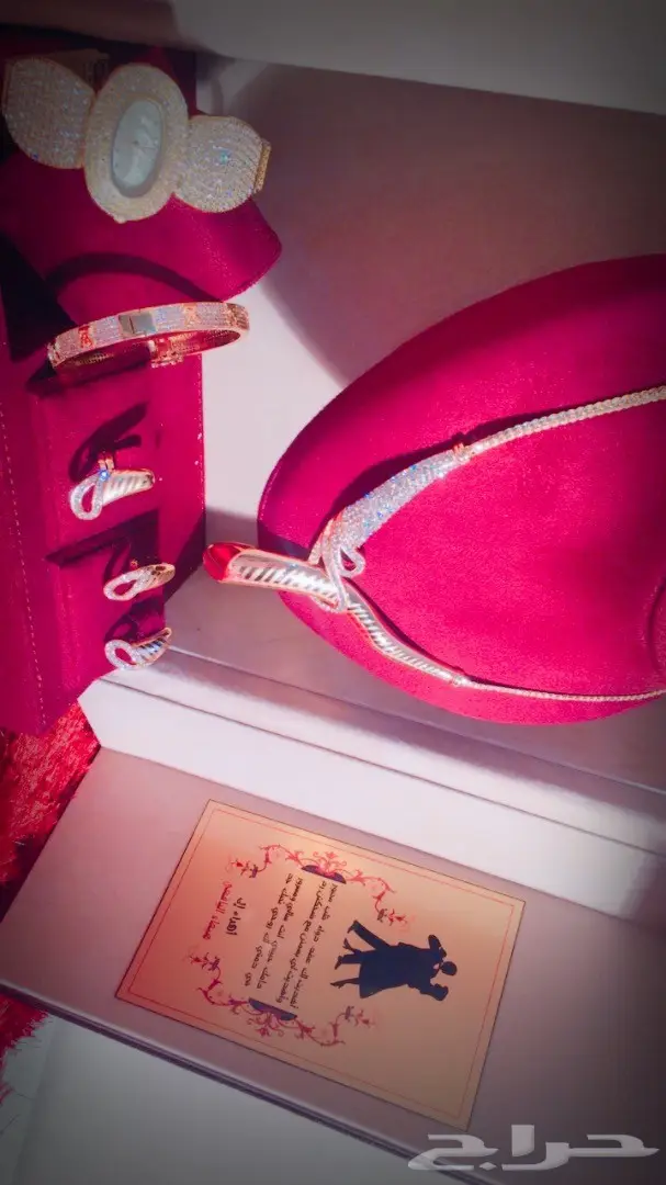 طقم هدايا نسائي فاخر - لمسة من الأناقة لكل المناسبات! (image 21)