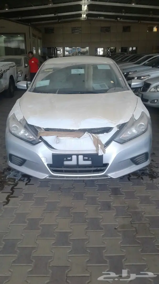للبيع سياره نيسان التيما 2017 ستاندر فضي (image 4)