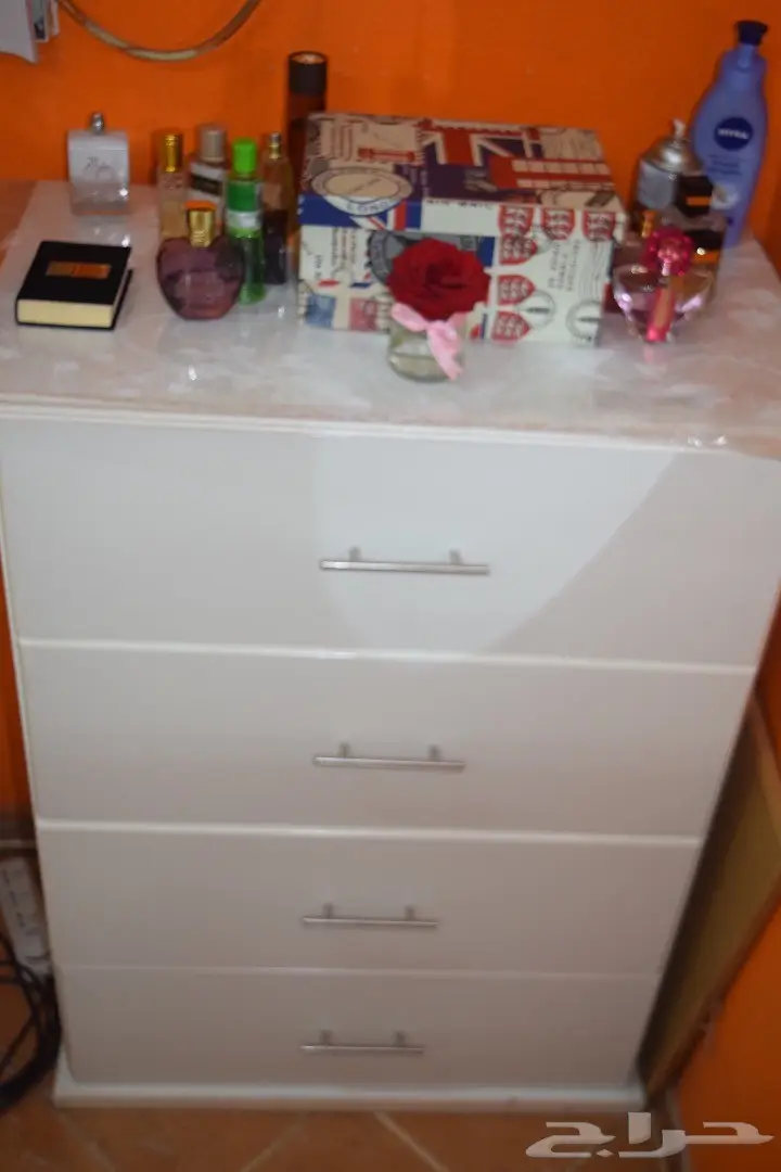 بيع غرفة نوم استخدام نظيف  (image 1)