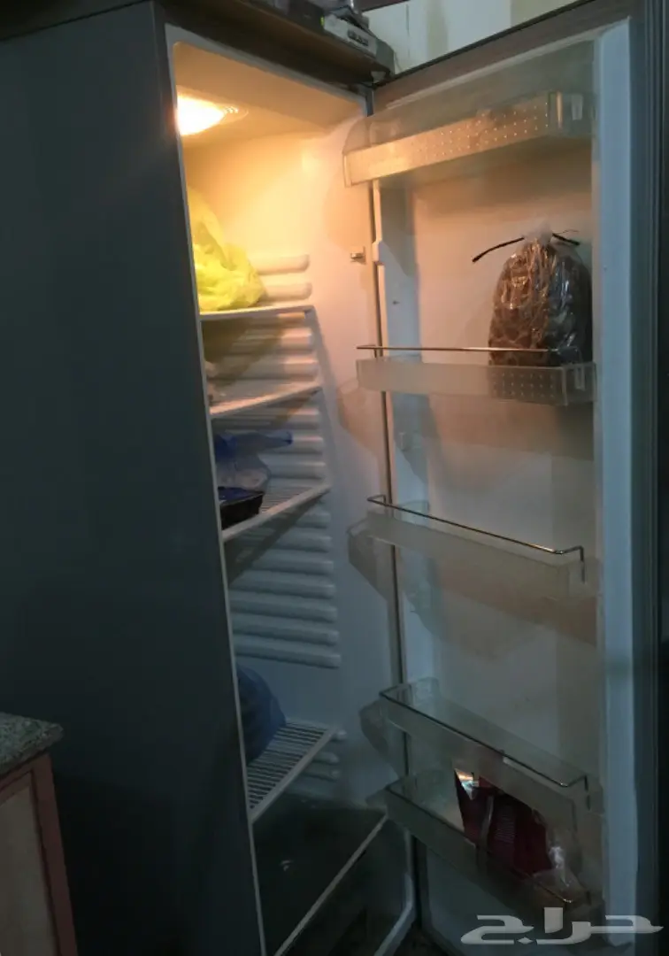 بيع اثاث وثلاجة وفرن (image 1)