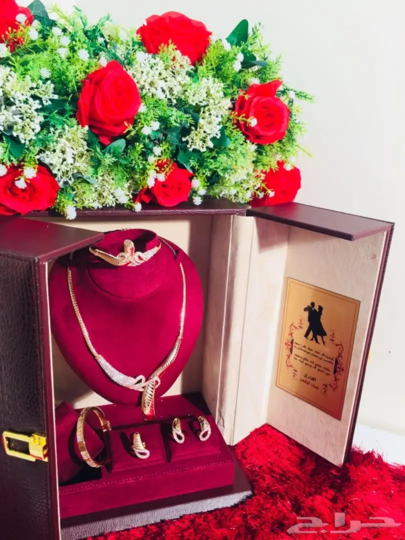 طقم هدايا نسائي فاخر - لمسة من الأناقة لكل المناسبات! (image 15)