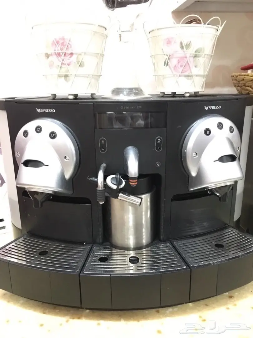 عرض مميز! مكينة Nespresso Gemini 220 - فرصة لا تُفوَّت! (image 1)