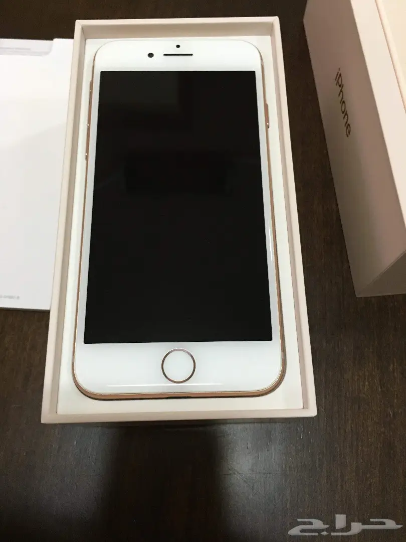 للبيع جوال ايفون 8 العادي اخو الجديد