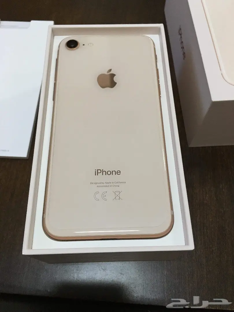 للبيع جوال ايفون 8 العادي اخو الجديد (image 1)