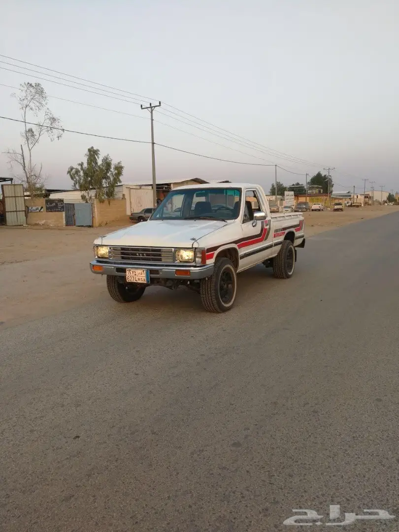 للبيع هايلوكس 88 عليه مكينه لكزس  (image 1)