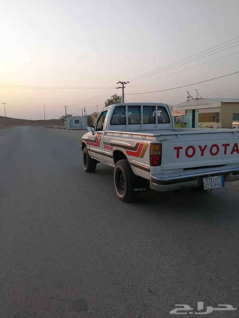 للبيع هايلوكس 88 عليه مكينه لكزس  (image 2)