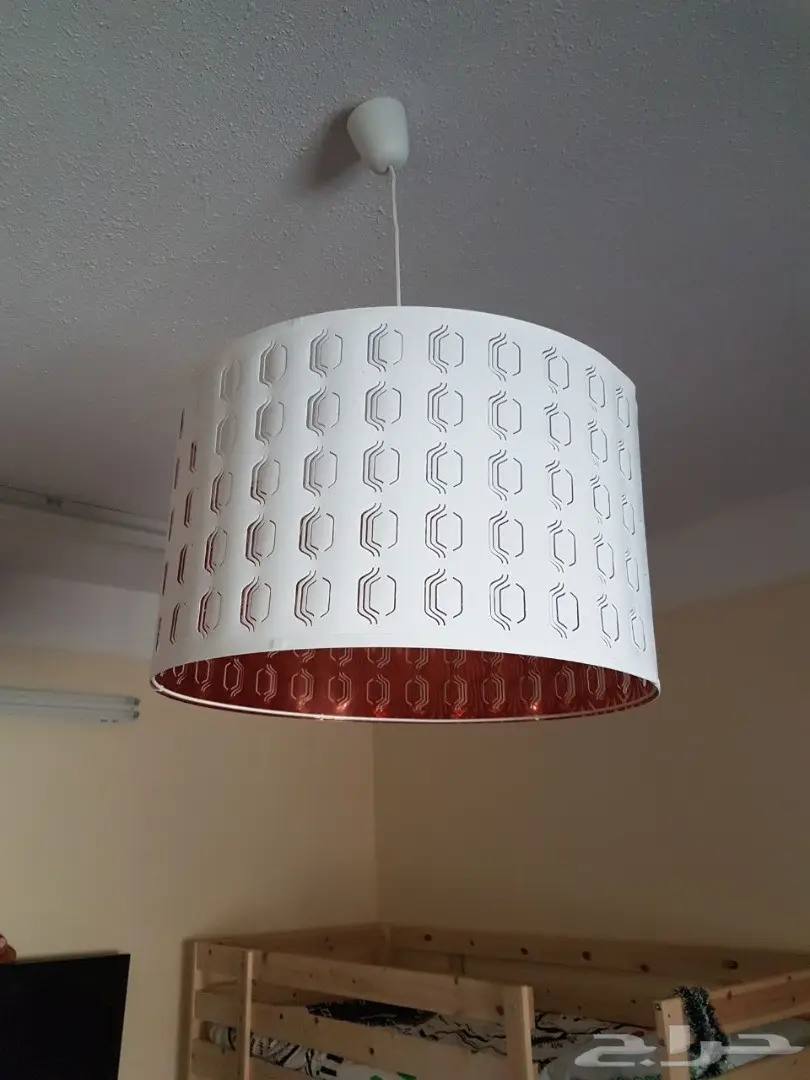 ثريا و فرن و سرير