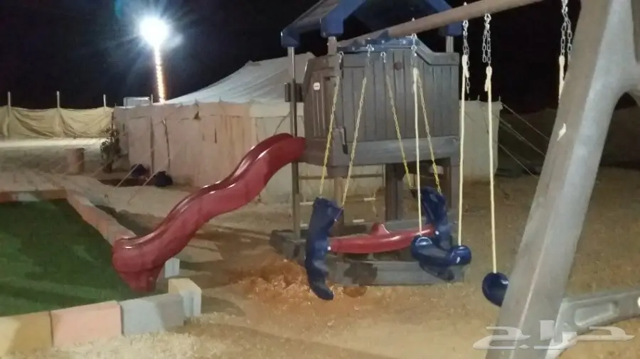 مخيم للايجار ب 800 قسمين